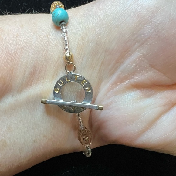 Gulten Dye swavorski crystal toggle bracelet. 7 inches. SPARKLES!!! - Picture 7 of 9